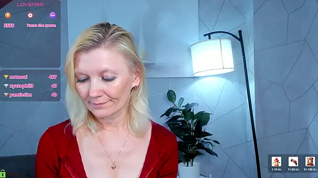 Julie_LucasのライブXXXチャット