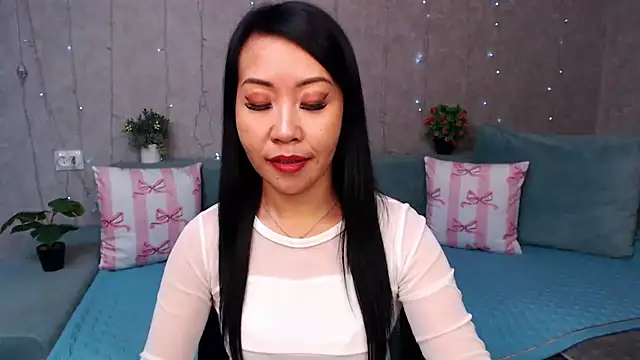 LiaPak Adlı Modelin Canlı XXX Sohbeti