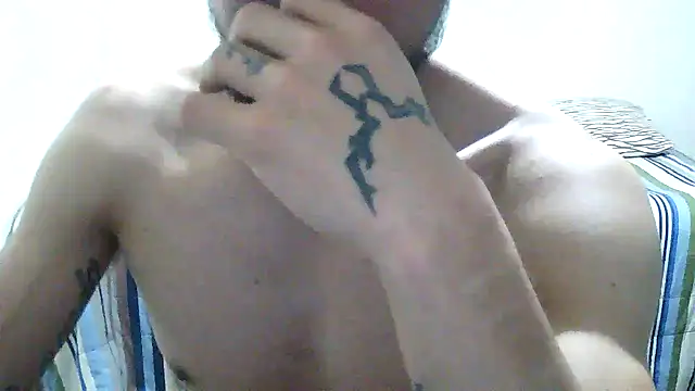 thomas2wood's Live XXX Chat