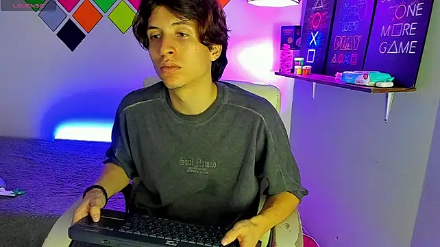 XXX chat uživo modela Marcoviolet