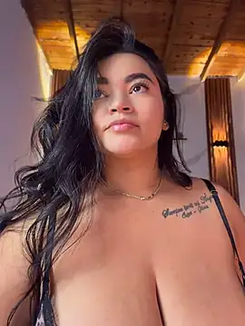Chat +18 de elizaferrer_ ao vivo