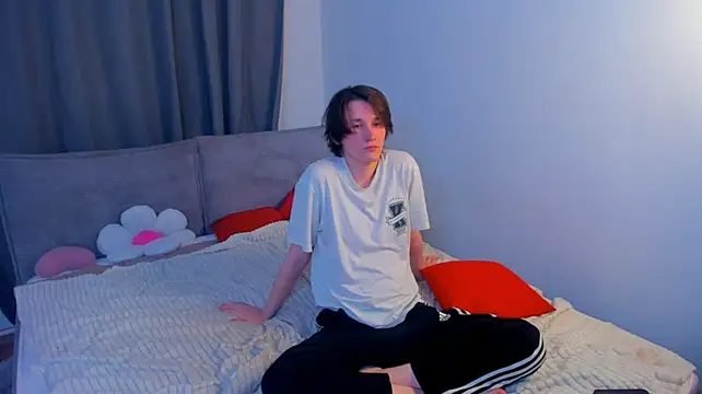 Ash_Foxglove Webcam-Show