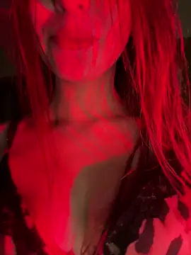 aurora_rayx élő XXX-chatje