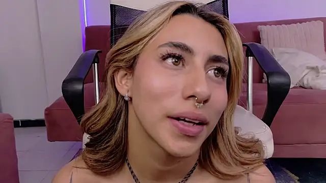 Lily-coopers Adlı Modelin Canlı XXX Sohbeti
