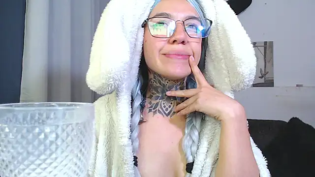 Chat XXX en directo de Lunai_gh