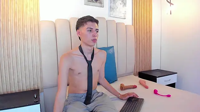 KENNY_HANK Live XXX Chat