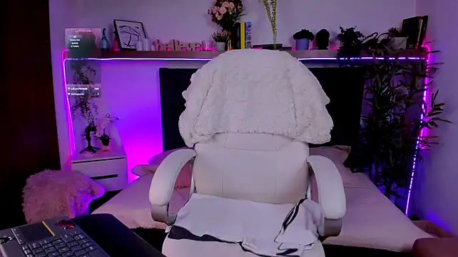 Živý XXX chat leah_bx