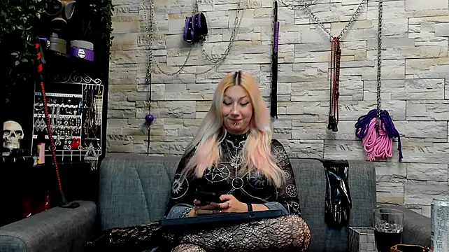 Miss_Kaz's Live XXX Chat
