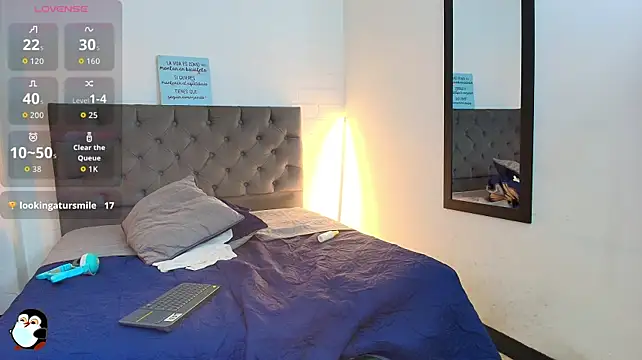 Moonnblue_ Chat XXX in diretta