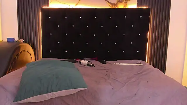 Laura396 Adlı Modelin Canlı XXX Sohbeti