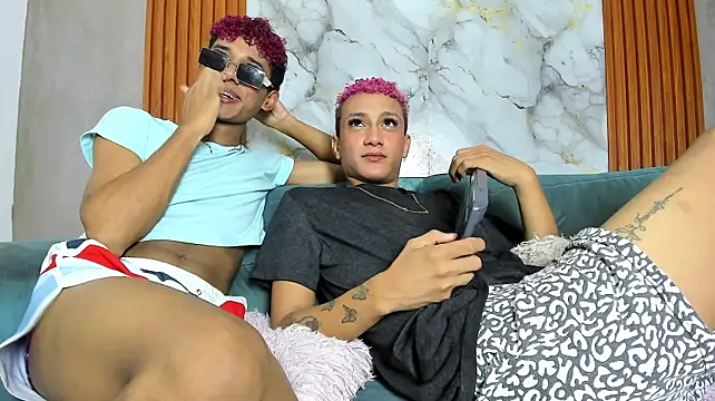 Chatroom XXX en direct de BOUL_GUYS