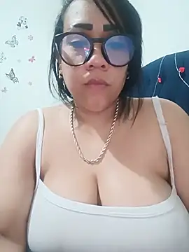 OliviaWilliamm XXX чат на живо