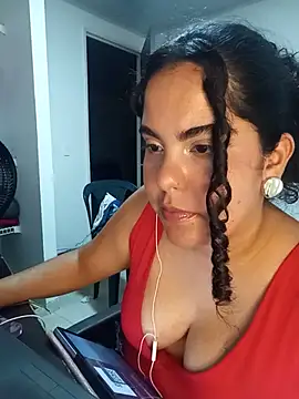 NicolleOverton's Live XXX Chat