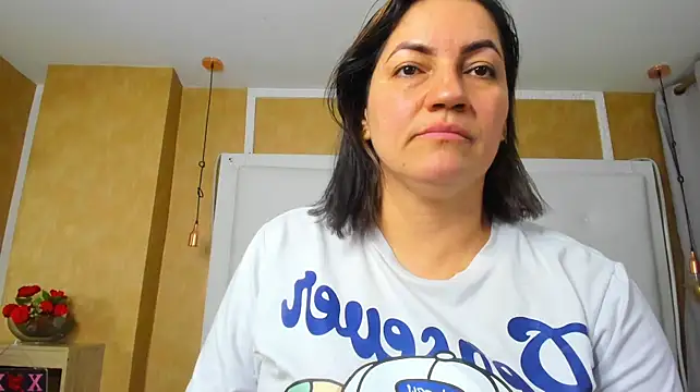 צ'אט XXX בשידור חי של Heidy_milf