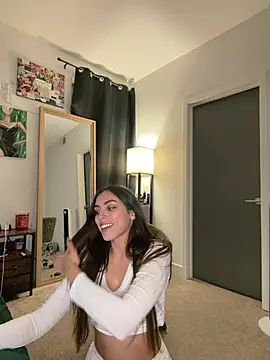 MilaSeren live XXX chat