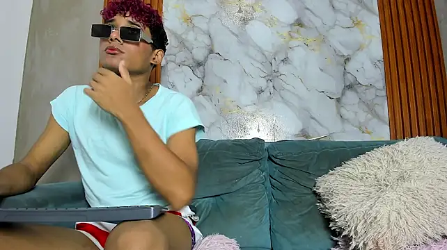BOUL_GUYS Adlı Modelin Canlı XXX Sohbeti