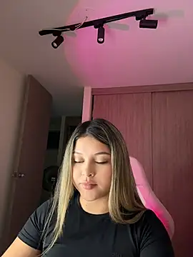 lunablossom_'s Live XXX Chat