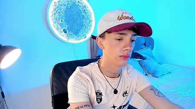 Timothy_ros Adlı Modelin Canlı XXX Sohbeti
