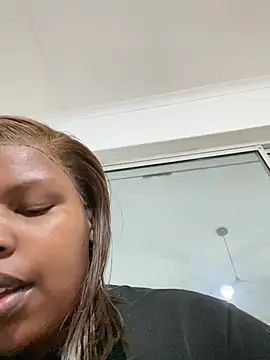 Cuddle_Bear's Live XXX Chat