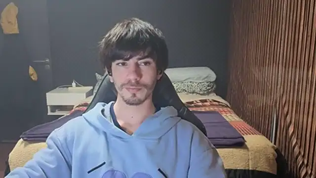 skinny-bwc's Live XXX Chat