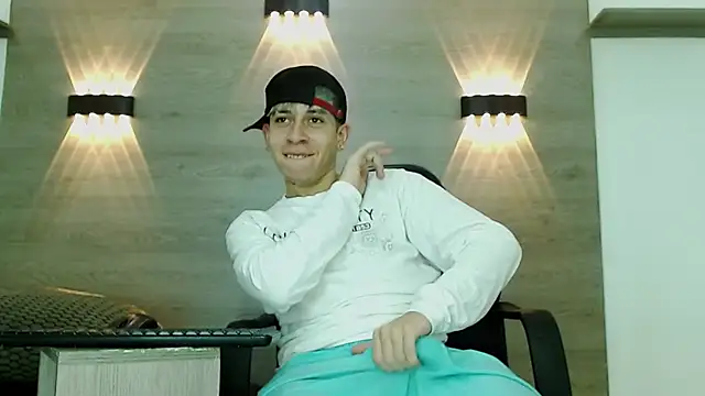 Gaeliitto's Live XXX Chat