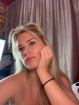 Chatroom XXX en direct de NinaVerse