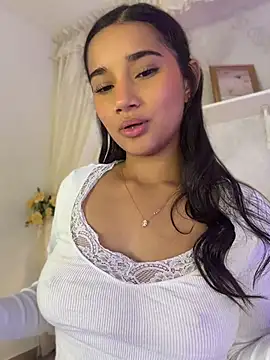 AlessiaVallmont Chat XXX live