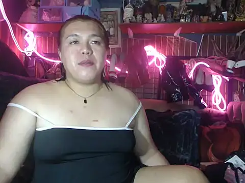 XXX chat uživo modela HotAsianAlbin19