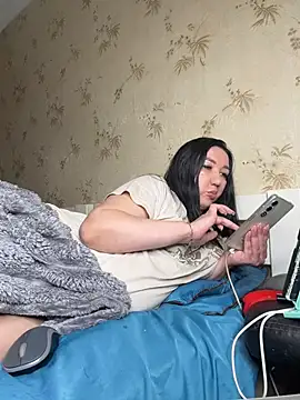 Naughtbaby_2025 élő XXX-chatje