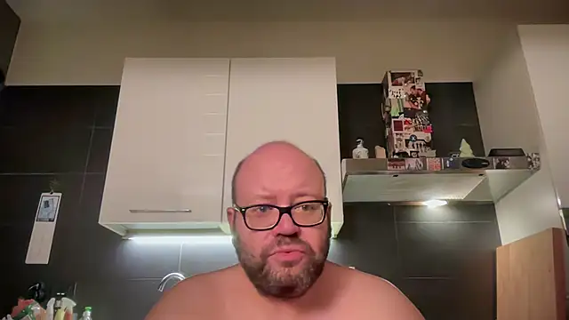 theitalianbear's Live XXX Chat