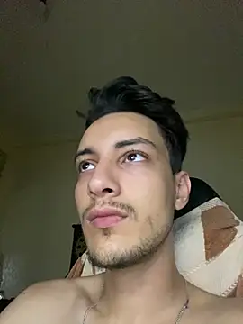Sidiali0 Adlı Modelin Canlı XXX Sohbeti