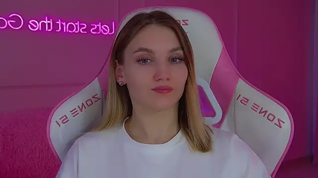 XXX chat uživo modela StacyEvances