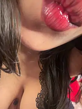XXX chat uživo modela KARISHMA-STRIP