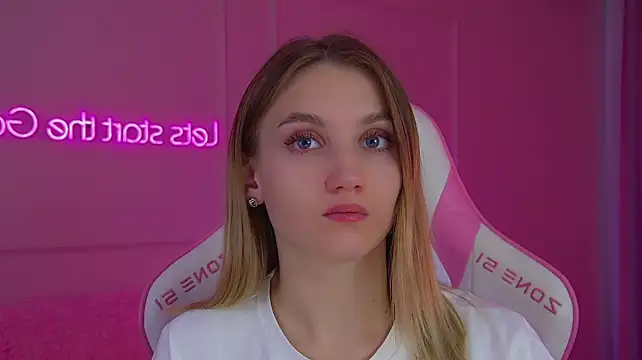 Živý XXX chat StacyEvances