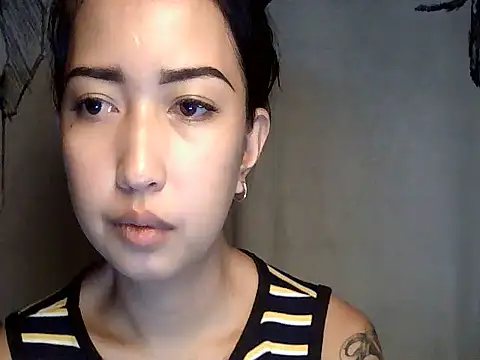 XXnaughty_08XX élő XXX-chatje