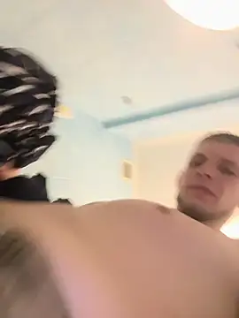 XXX chat uživo modela VelvetKingg