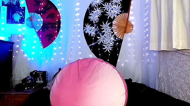 GamerGirlRoxyAndLee – Naživo XXX chat