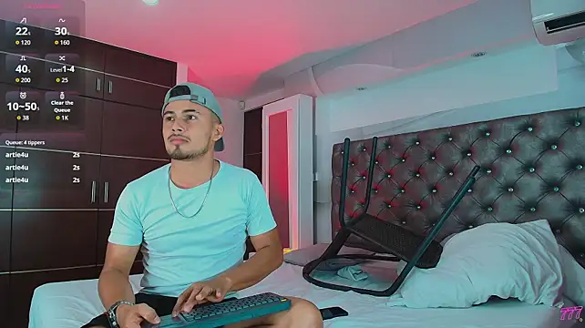 Valentiinoss লাইভ XXX চ্যাট