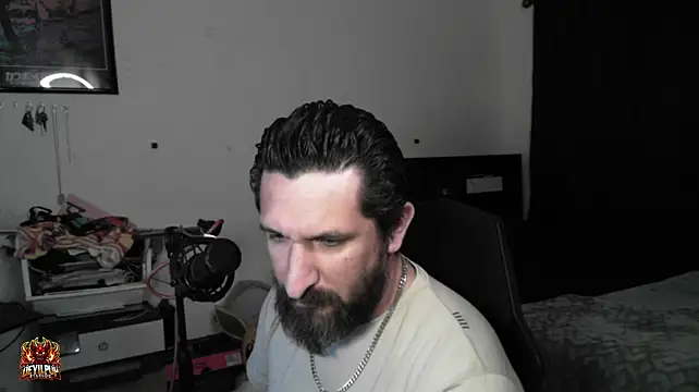 צ'אט XXX בשידור חי של DevilPup75_