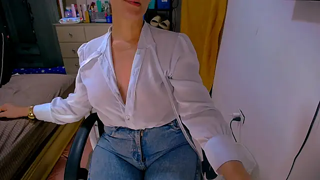 BitterMomXxx লাইভ XXX চ্যাট