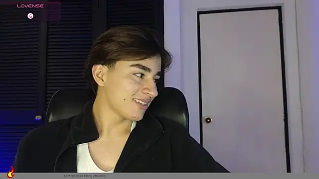 Chat +18 de Connorr_01 ao vivo