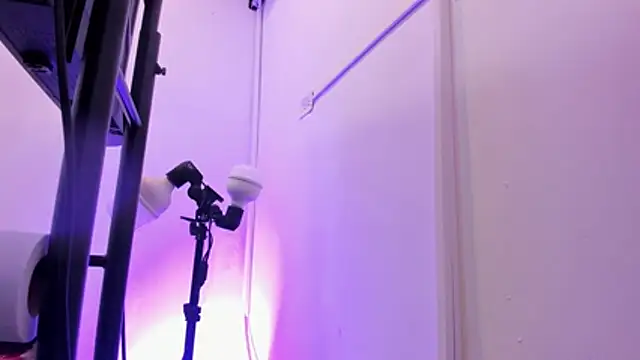naughtylizeth_'s Webcam Show