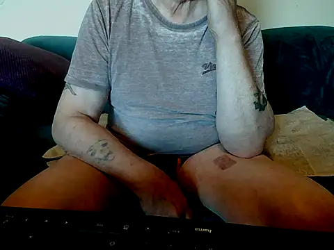 bodo1957 live XXX chat