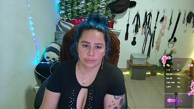 elektra_32 Adlı Modelin Canlı XXX Sohbeti