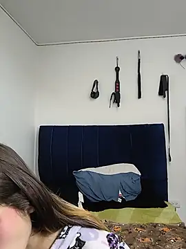 KratosAfroditacs' Live XXX Chat