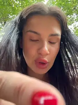 MiraReach live XXX chat