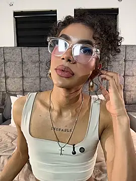 Chat +18 de LiaDuquette ao vivo