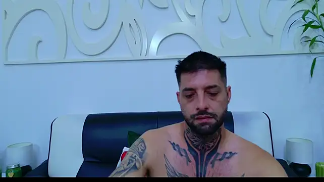 دردشة TommyDum الجنسية المباشرة