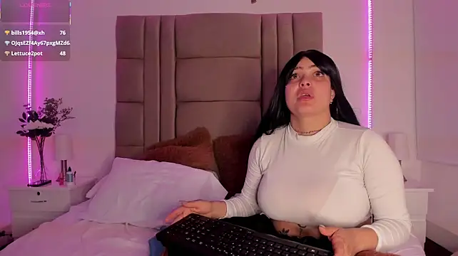 Agatha_Atenea11 Adlı Modelin Canlı XXX Sohbeti