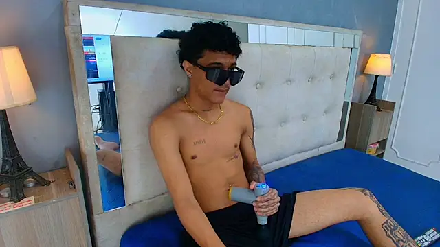 _Thiago12's Live XXX Chat